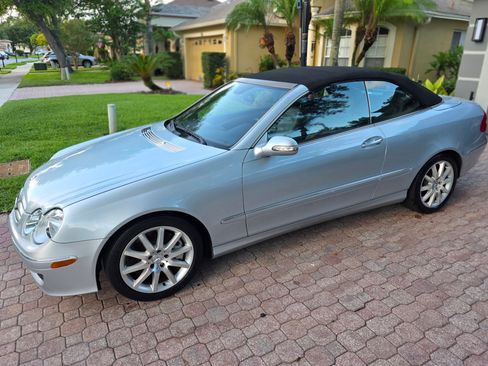 Used 2007 Mercedes-Benz CLK 350 Cabriolet image 2