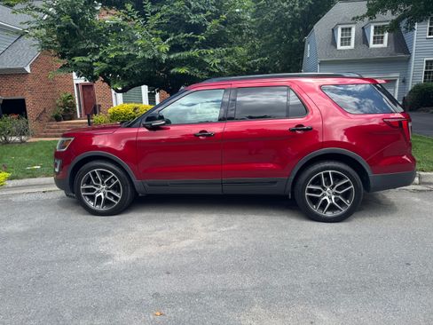 Used 2016 Ford Explorer Sport w/ Equipment Group 401A AWD/4WD image 2