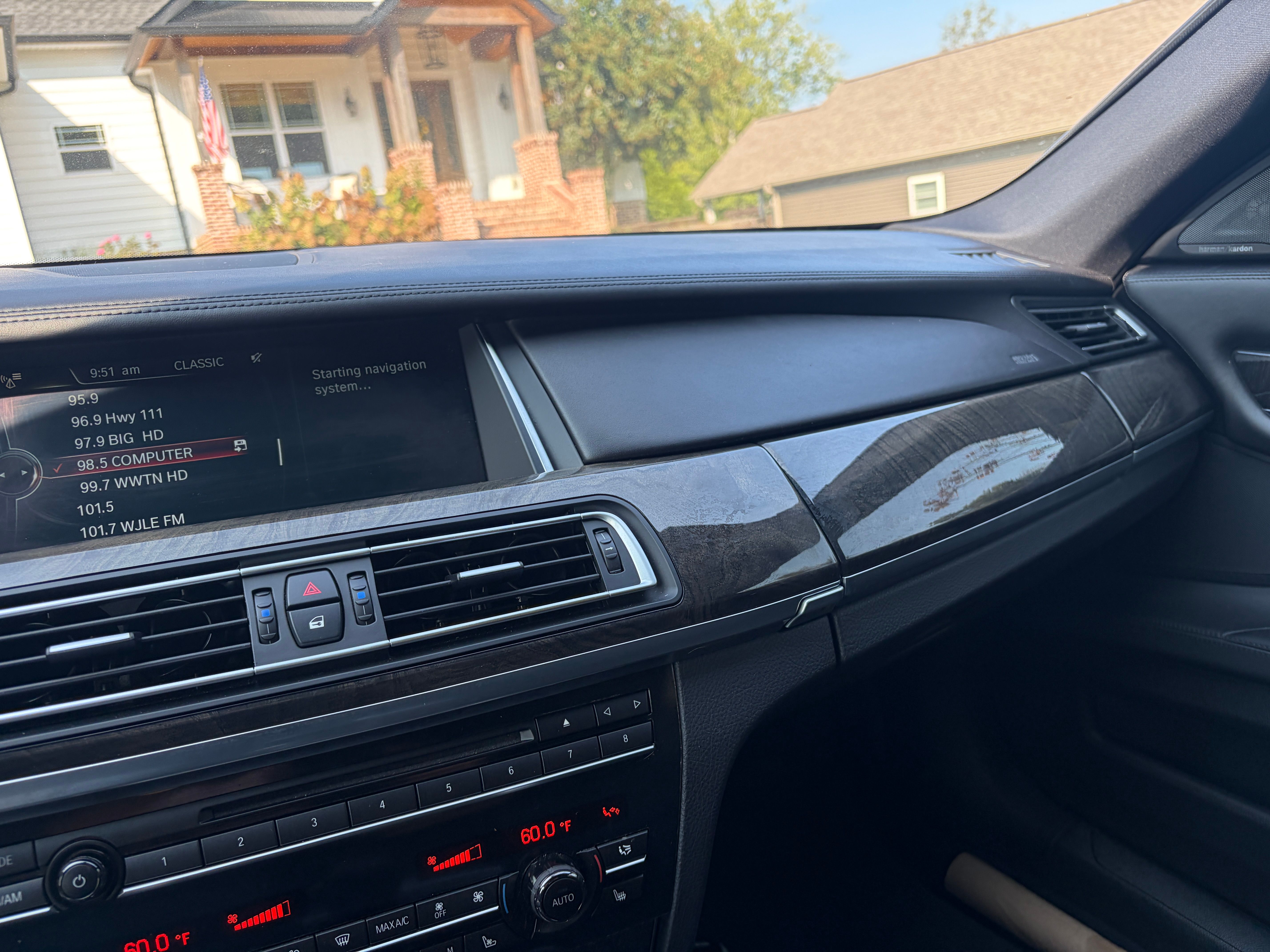 Used 2014 BMW 750i RWD image 11
