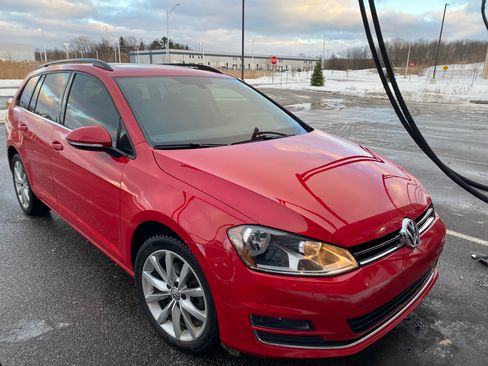 Used 2016 Volkswagen Golf SE image 5
