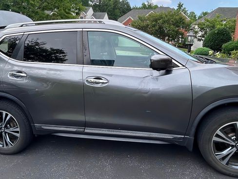 Used 2017 Nissan Rogue SL w/ SL Premium Package image 5