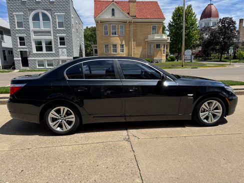 Used 2009 BMW 528i xDrive Sedan AWD/4WD image 8