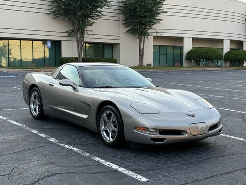 Used 2000 Chevrolet Corvette Coupe w/ Memory Pkg RWD image 8