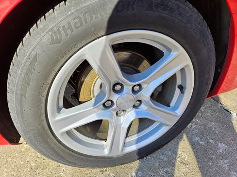 Used 2020 Chevrolet Camaro LT image 15