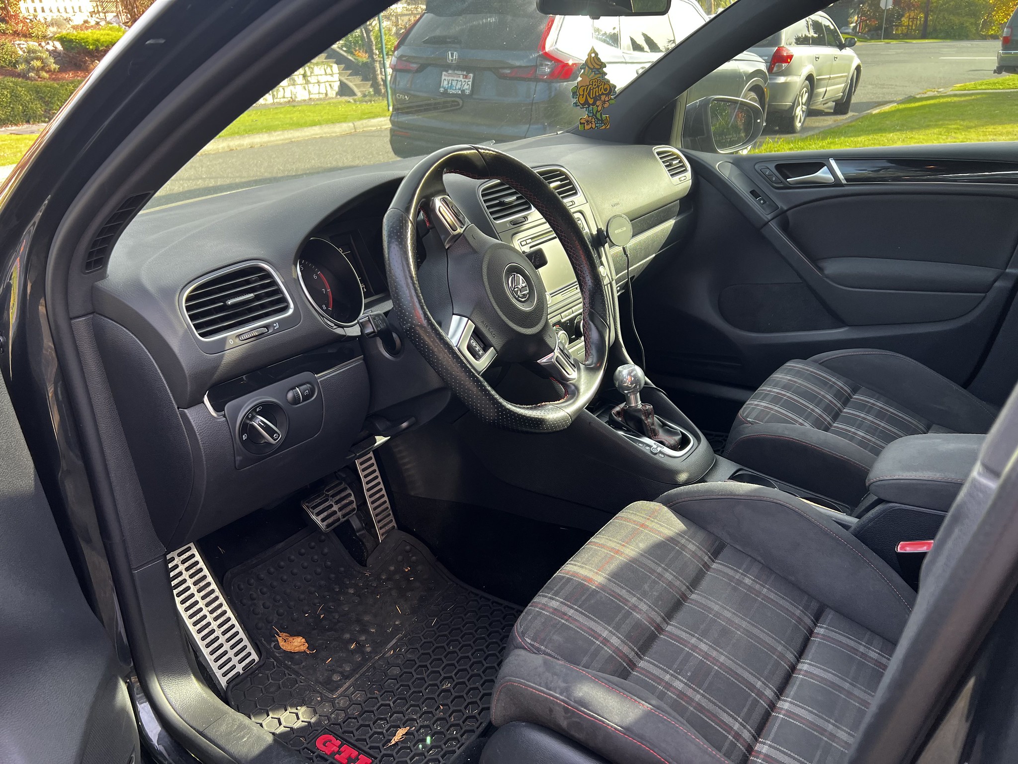 Used 2012 Volkswagen GTI 4-Door FWD image 4