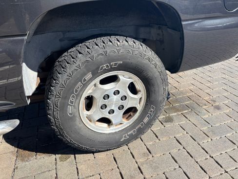 Used 2006 Chevrolet Avalanche LS w/ Sun And Sound Package image 6