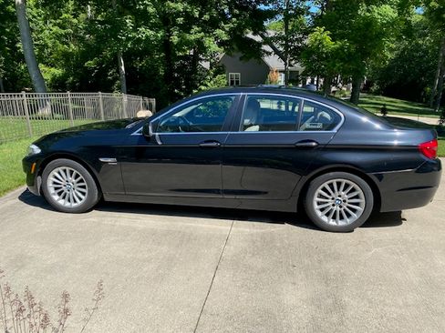 Used 2011 BMW 535i xDrive Sedan AWD/4WD image 2