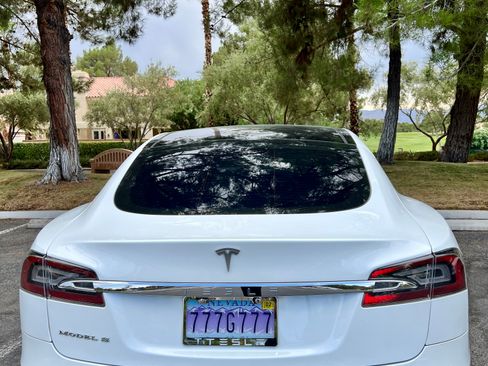 Used 2016 Tesla Model S 60D image 12