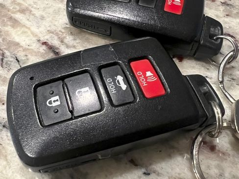 Used 2013 Toyota Avalon XLE Touring image 18