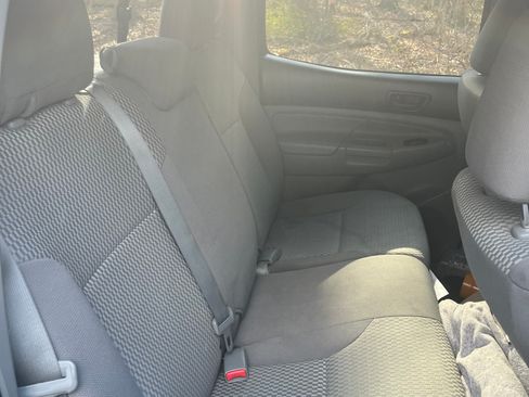 Used 2014 Toyota Tacoma 4x4 Double Cab w/ SR5 Package image 11
