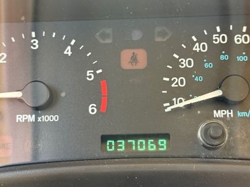 Used 2000 Jeep Wrangler Sport image 4