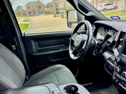 Used 2024 RAM 2500 Tradesman w/ Chrome Appearance Group image 4