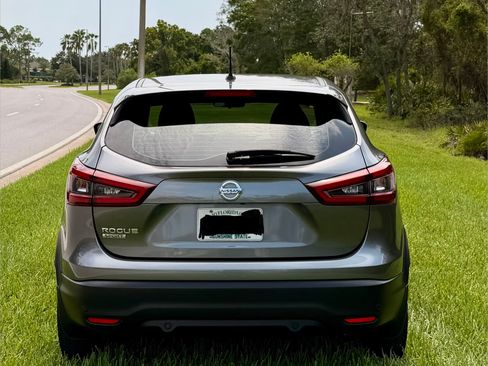 Used 2022 Nissan Rogue Sport S FWD image 6