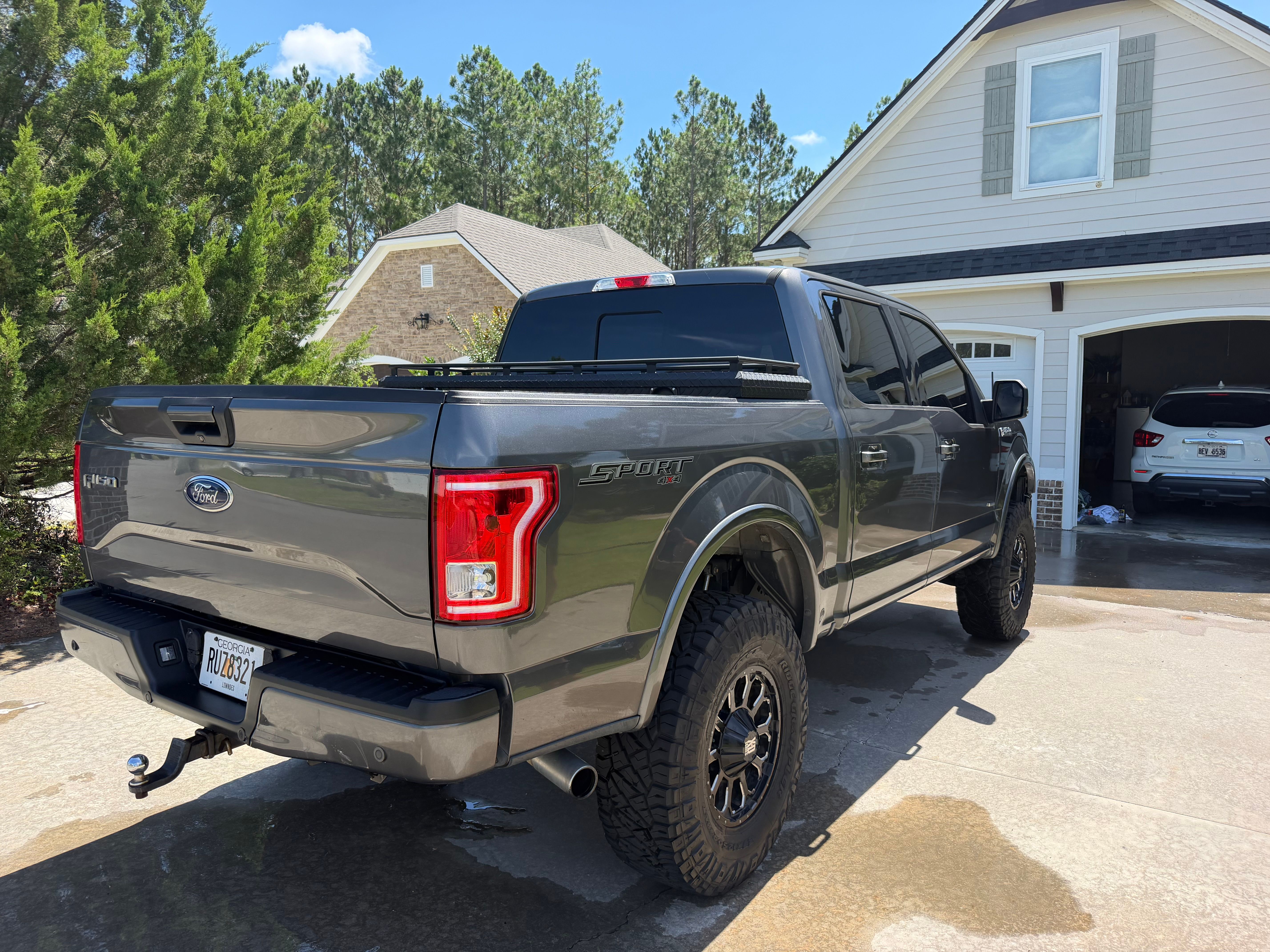 Used 2016 Ford F150 XLT w/ Equipment Group 302A Luxury AWD/4WD image 4