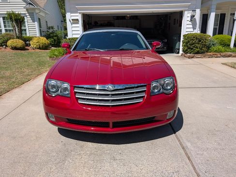 Used 2005 Chrysler Crossfire Limited RWD image 2