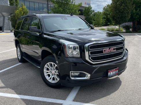 Used 2017 GMC Yukon SLT AWD/4WD image 1