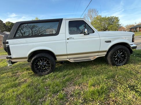 Used 1996 Ford Bronco image 8