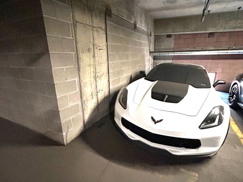 Used 2015 Chevrolet Corvette Z06 w/ 2LZ Preferred Equipment Group RWD image 10