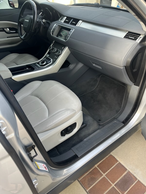 Used 2017 Land Rover Range Rover Evoque SE AWD/4WD image 10