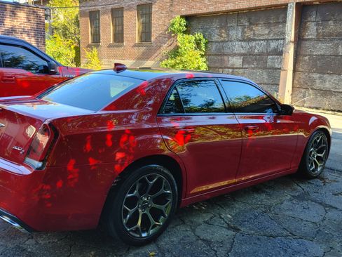 Used 2016 Chrysler 300 S image 22