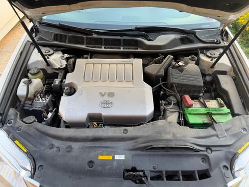 Used 2012 Toyota Avalon Limited FWD image 13