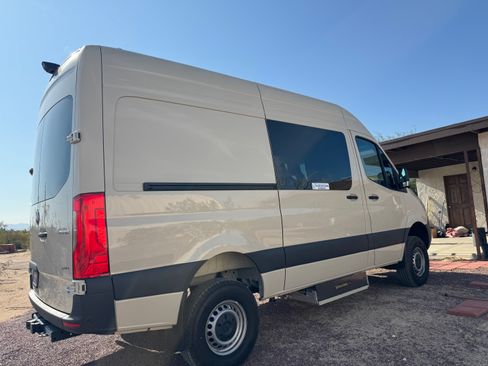 Used 2025 Mercedes-Benz Sprinter 2500 image 14