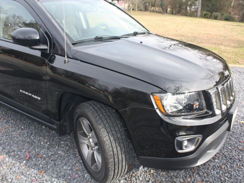 Used 2016 Jeep Compass High Altitude image 13