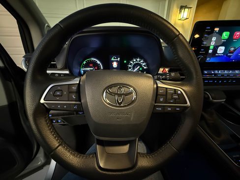 Used 2021 Toyota Sienna XLE w/ XLE Plus Package image 15