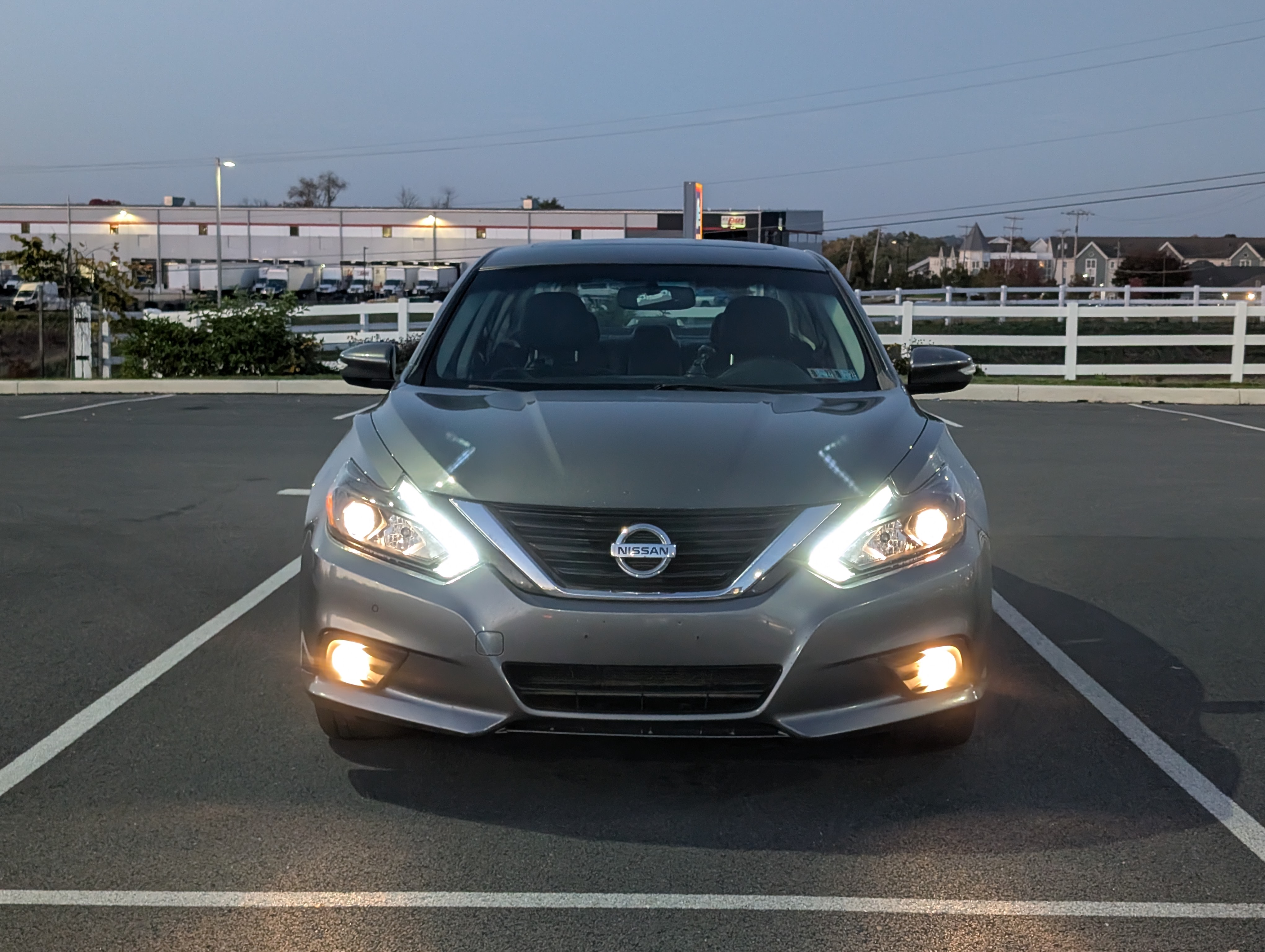 Used 2016 Nissan Altima 3.5 SL FWD image 2
