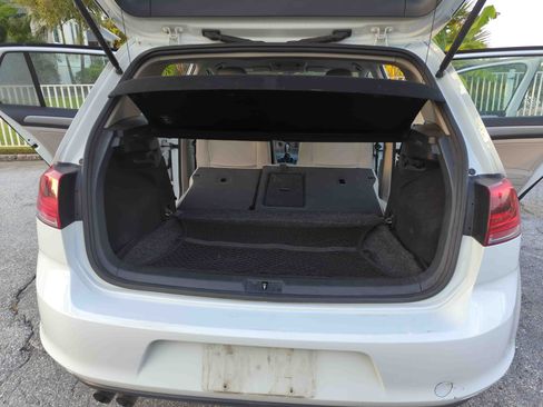 Used 2015 Volkswagen Golf TDI S image 12