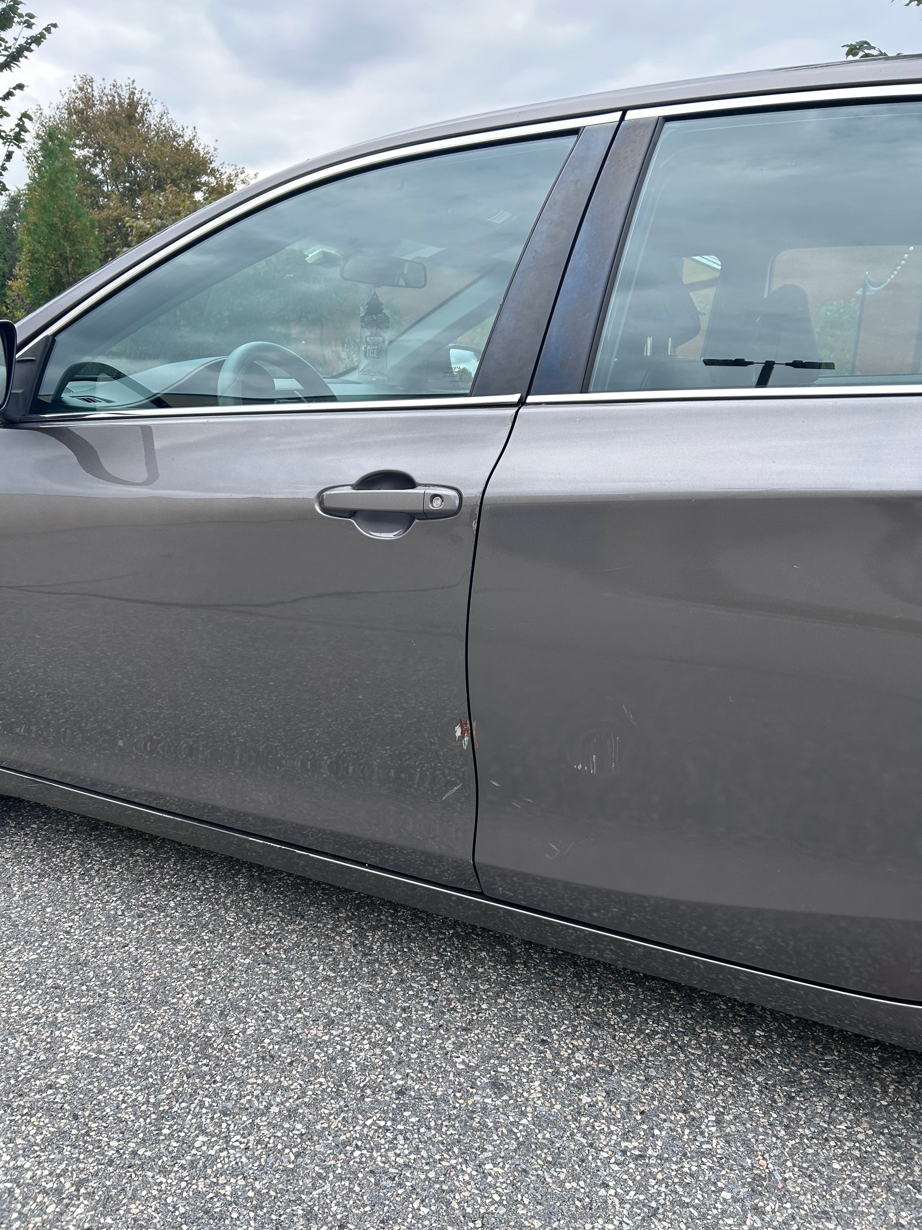 Used 2016 Toyota Camry SE FWD image 11