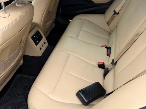 Used 2017 BMW 330e RWD image 10
