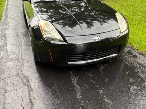Used 2004 Nissan 350Z Touring RWD image 12