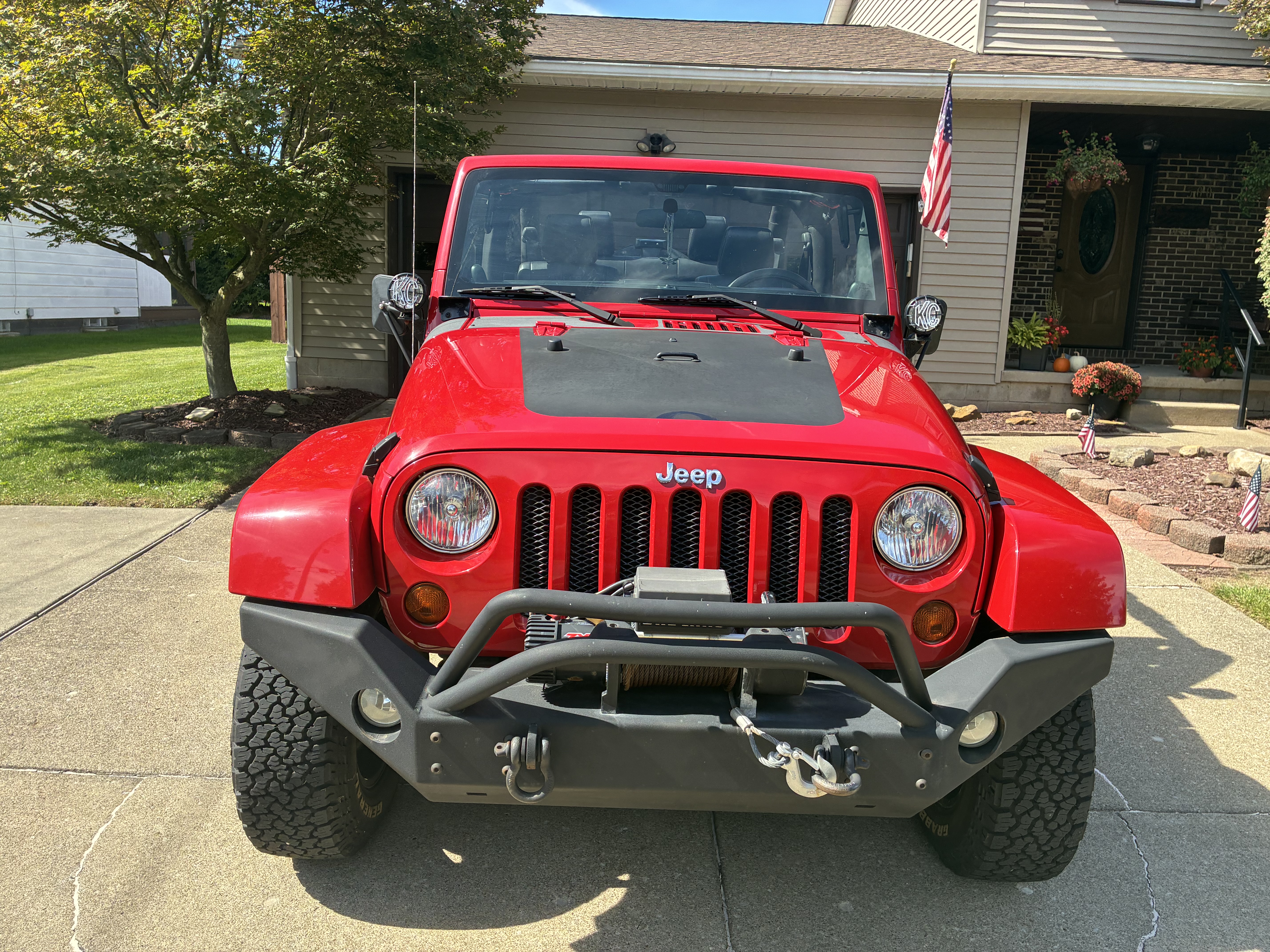 Used 2012 Jeep Wrangler Sahara w/ Connectivity Group AWD/4WD image 4