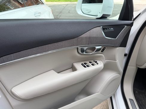 Used 2023 Volvo XC90 B6 Plus w/ Protection Package Premier image 13