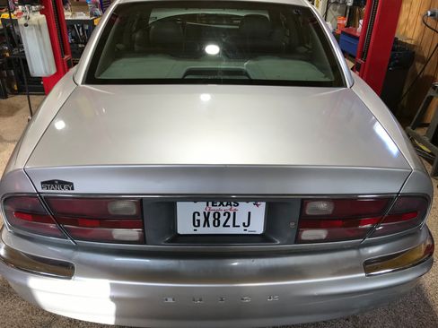 Used 2001 Buick Park Avenue w/ Prestige Pkg image 12