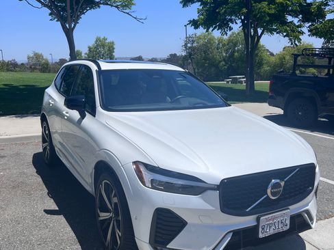 Used 2022 Volvo XC60 B6 R-Design w/ Advanced Package AWD/4WD image 2