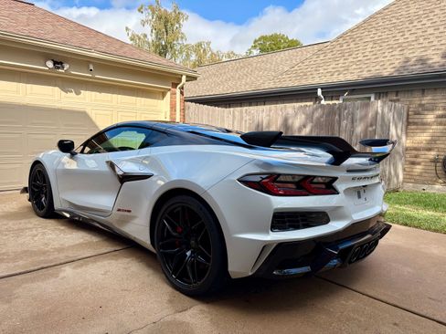 Used 2024 Chevrolet Corvette Z06 w/ Battery Protection Package image 12