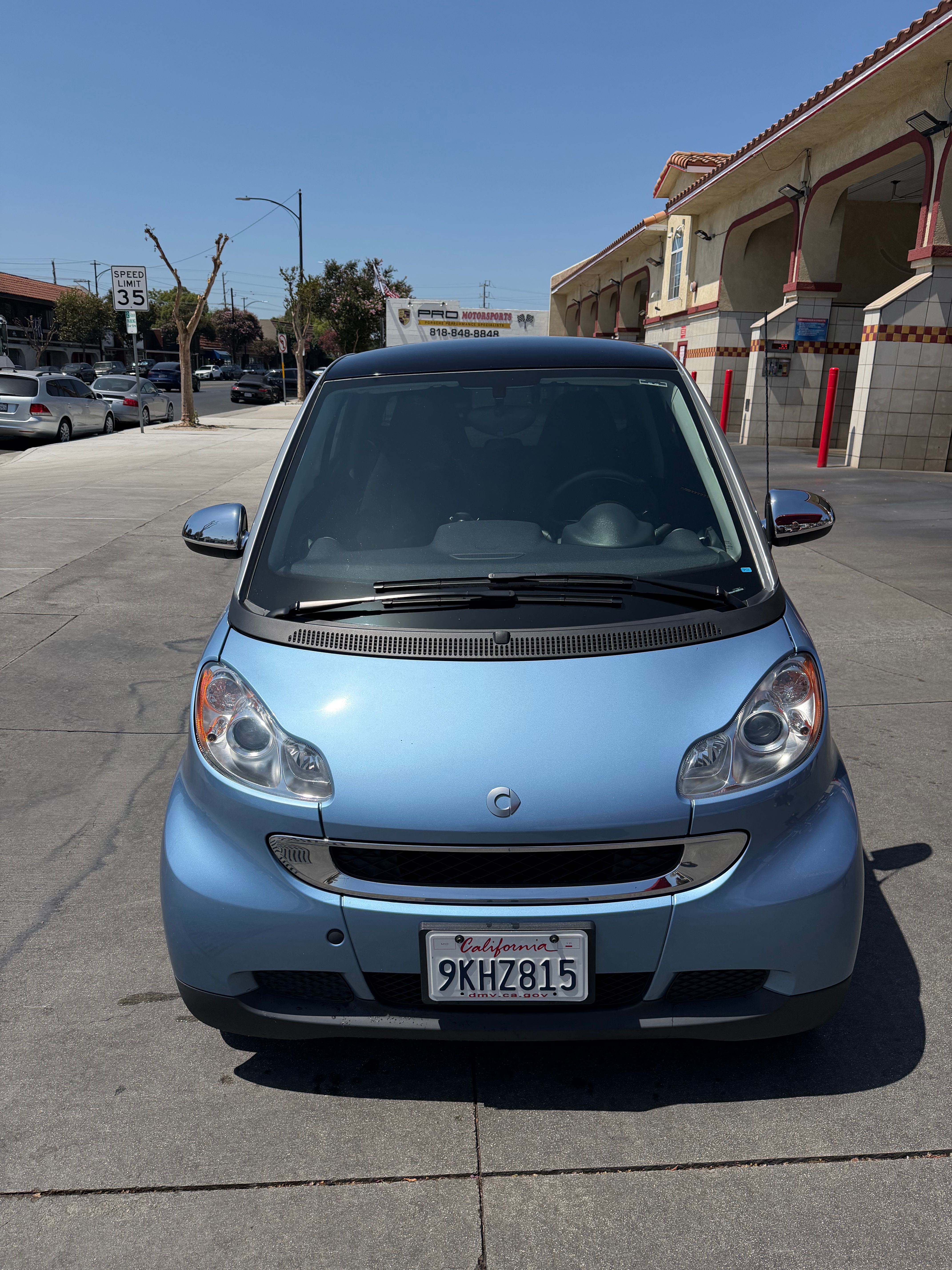 Used 2011 smart fortwo passion RWD image 1