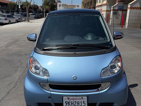Used 2011 smart fortwo passion RWD image 1