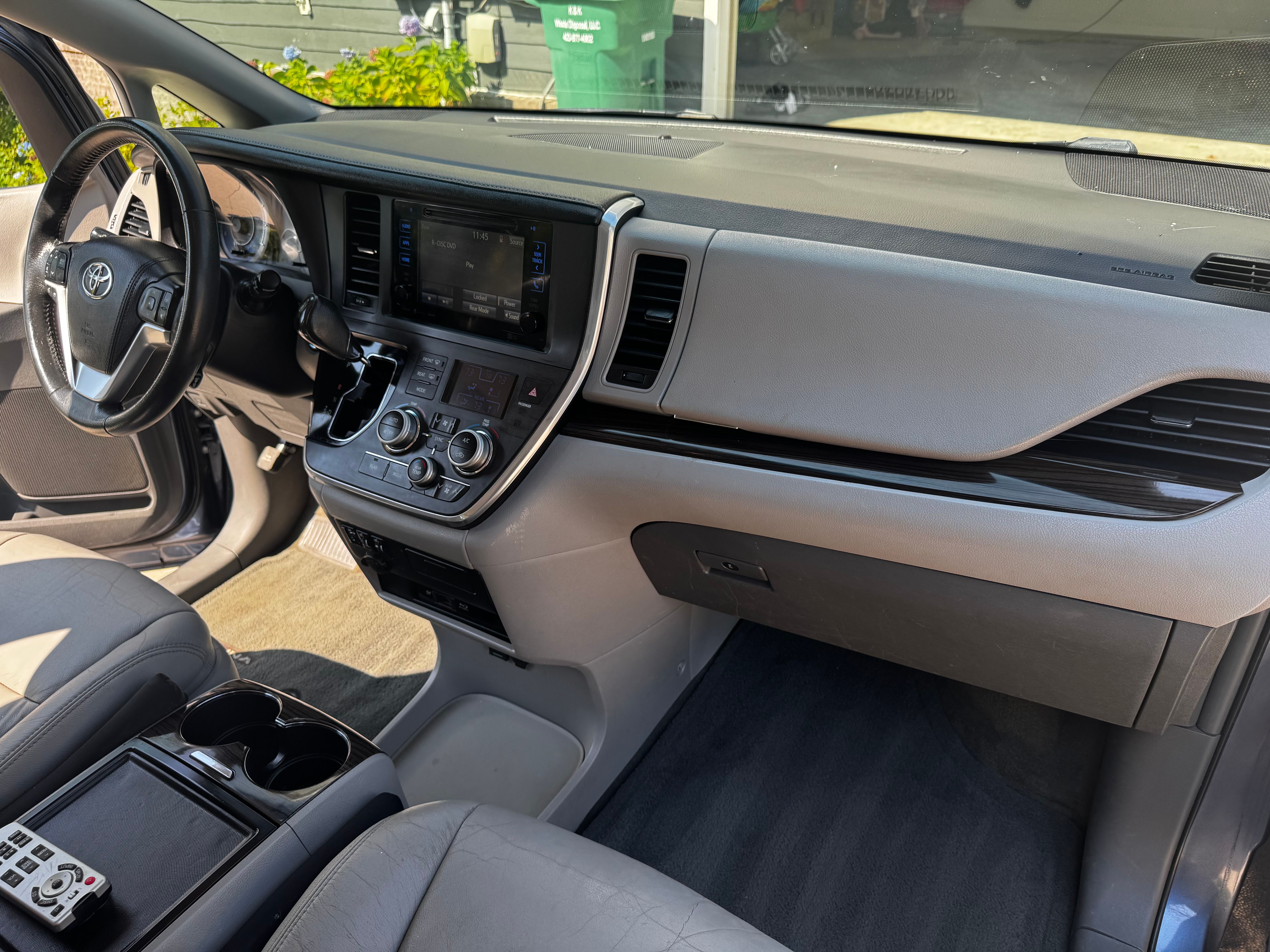 Used 2016 Toyota Sienna XLE Premium AWD/4WD image 15