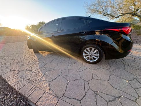 Used 2015 Hyundai Elantra SE w/ Option Group 02 FWD image 5