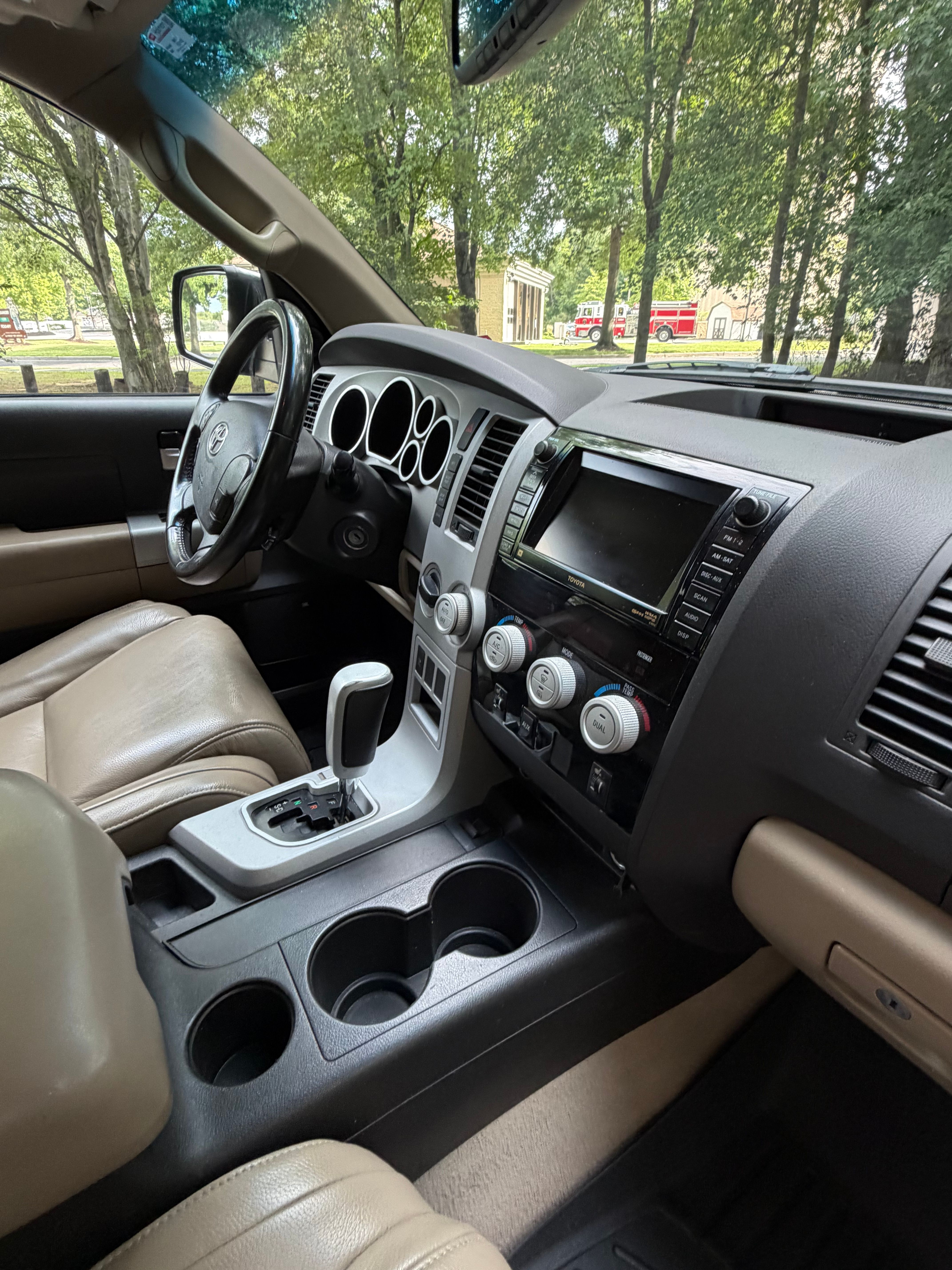 Used 2008 Toyota Tundra Limited AWD/4WD image 25