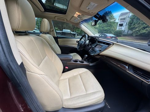 Used 2013 Toyota Avalon Limited FWD image 10