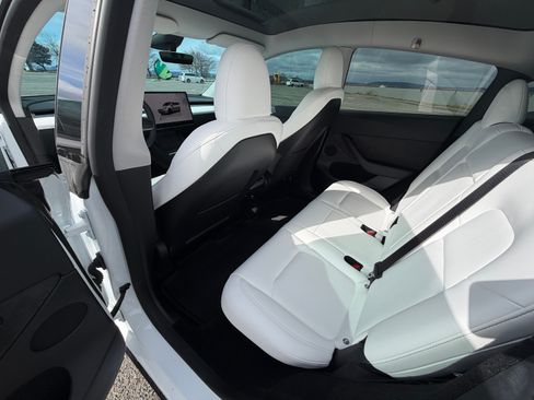 Used 2023 Tesla Model Y Performance image 14