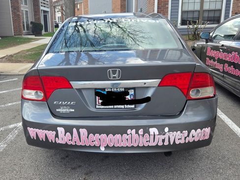 Used 2010 Honda Civic DX-VP image 2