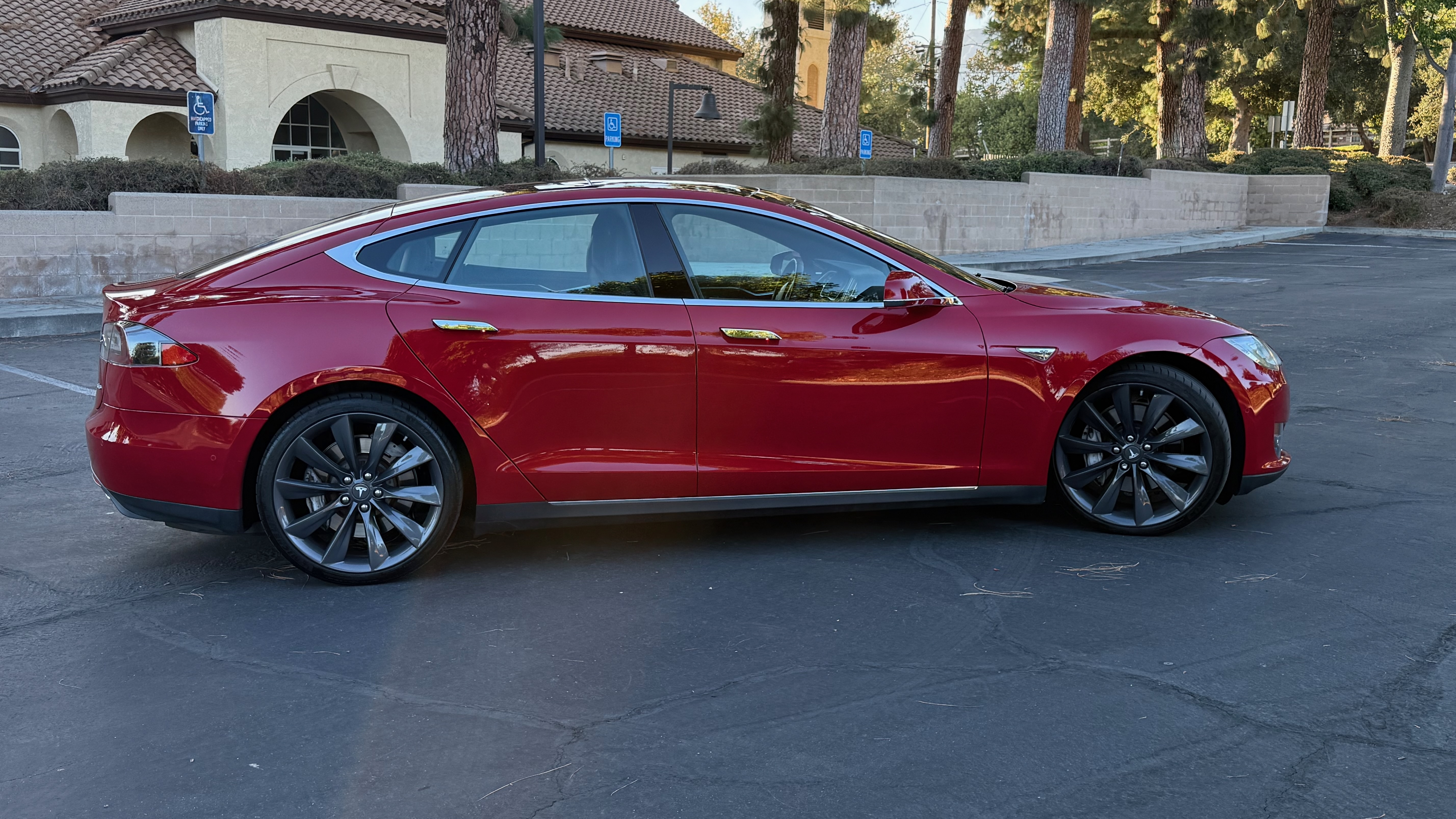 Used 2016 Tesla Model S 85D AWD/4WD image 11