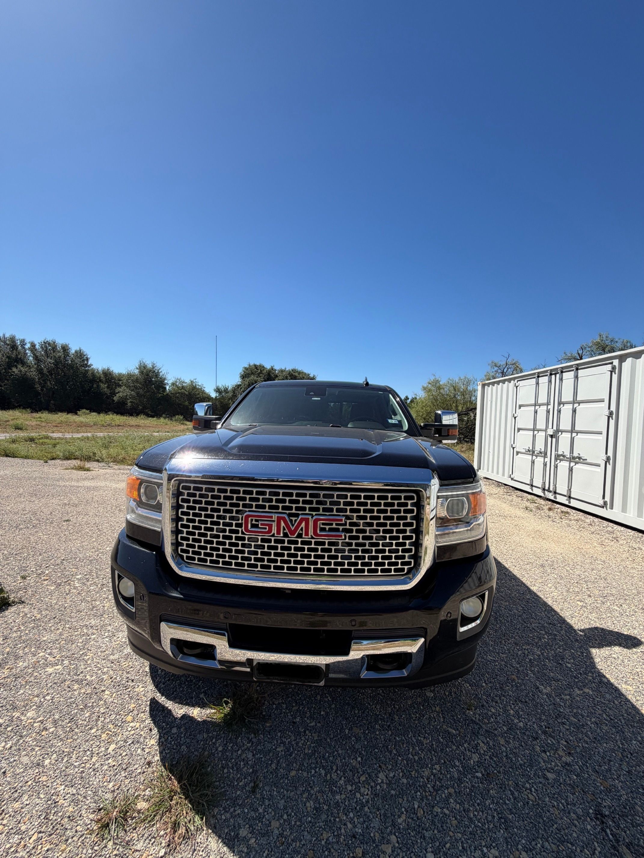 Used 2017 GMC Sierra 2500 Denali w/ Suspension Package, Off-Road AWD/4WD image 9