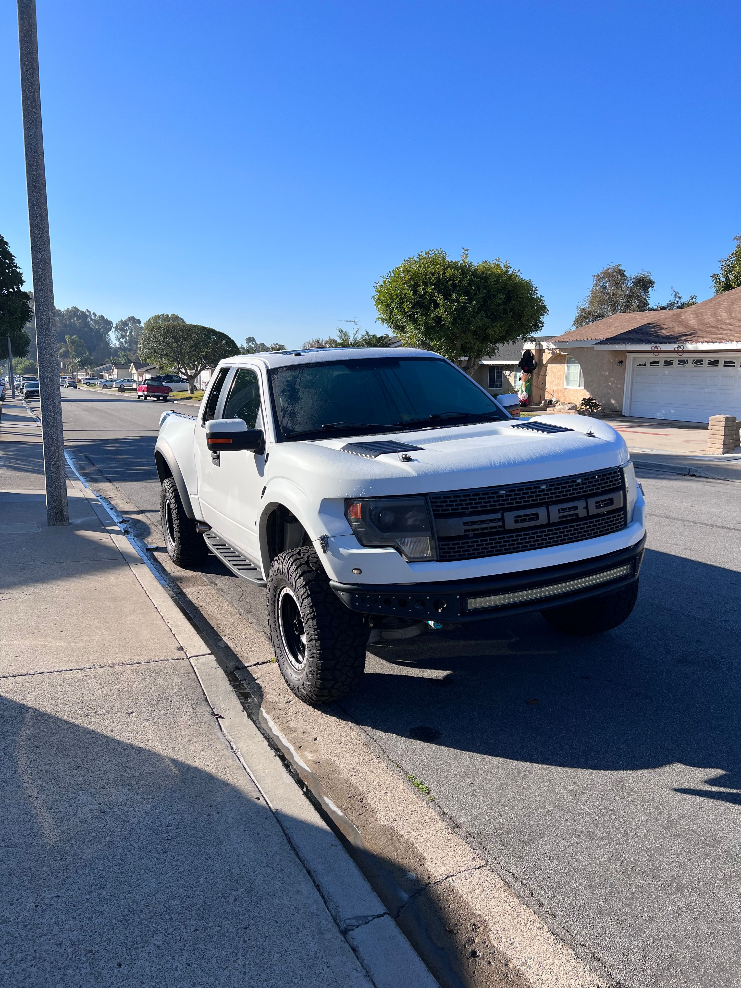 Used 2013 Ford F150 Raptor w/ Luxury Equipment Group AWD/4WD image 1