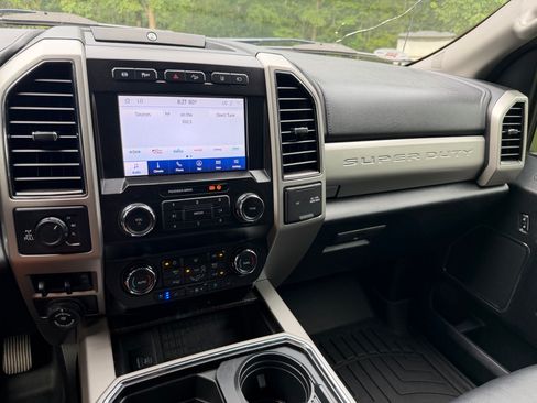 Used 2020 Ford F250 Lariat w/ Lariat Ultimate Package AWD/4WD image 12